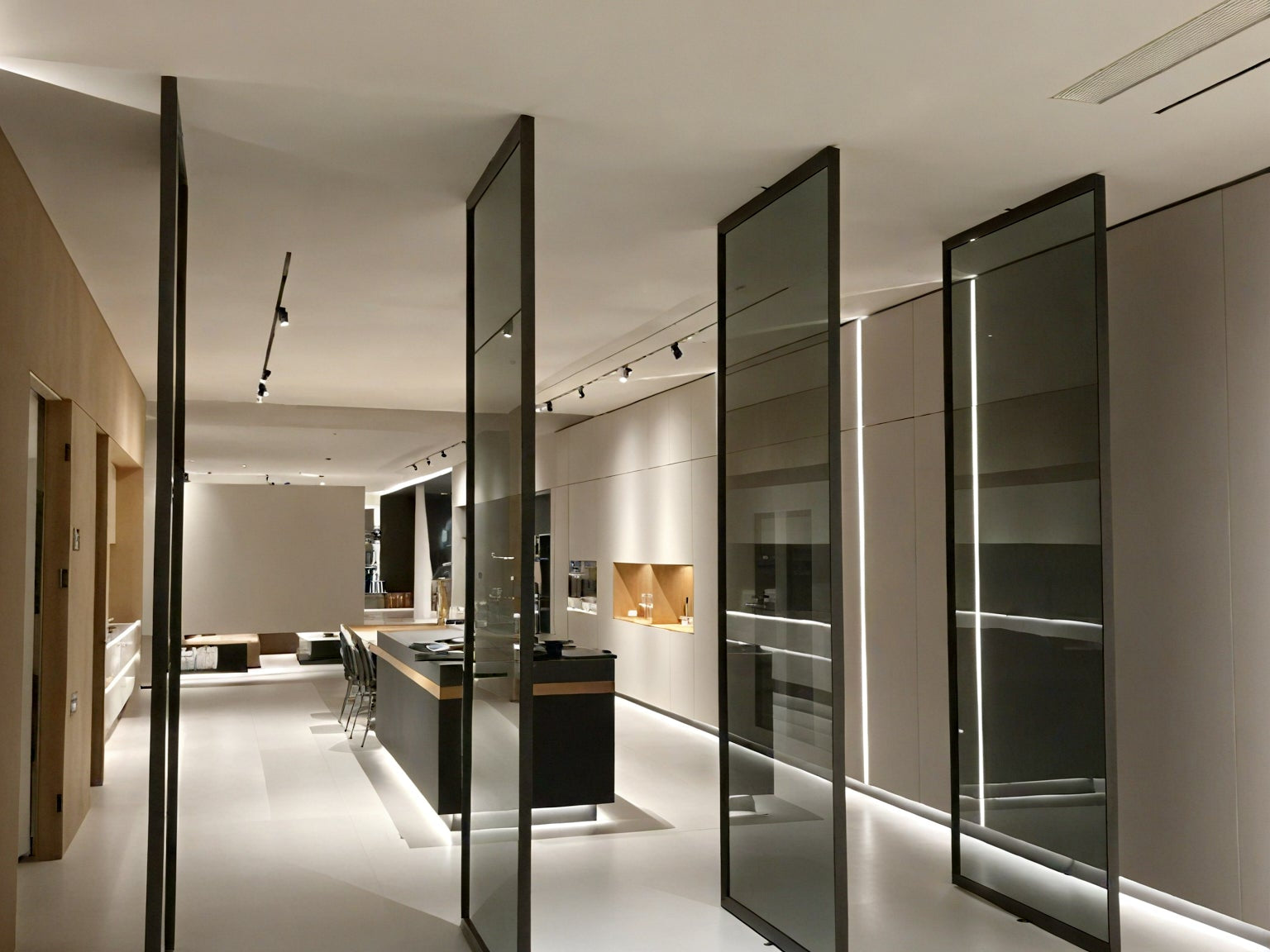 Why Aluminium Glass Doors Are the Perfect Blend of Style and Strength